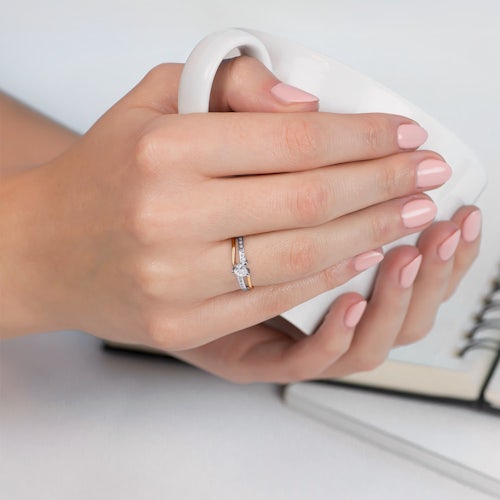 Pierścionek zaręczynowy SAVICKI: dwukolorowe złoto, z diamentami